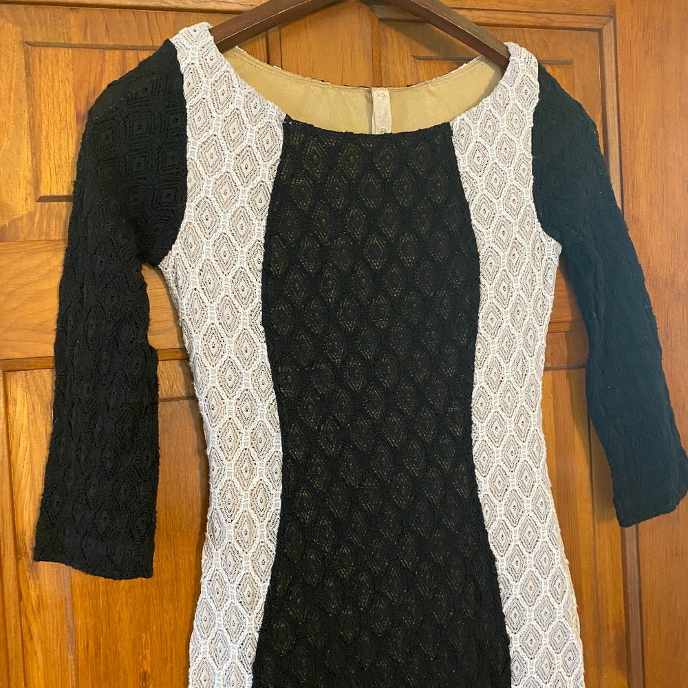 Bailey 44 Alexis Lace Dress in Black and White XS - Picture 4 of 11